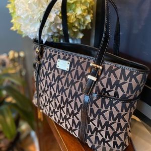 Michael Kors Logo Patterned Bag w Exterior Pockets